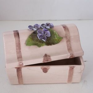 shabby chic ceramic trinket trunk